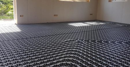 Voorbeeld vloerverwarming middels geisoleerde Noppenplaten